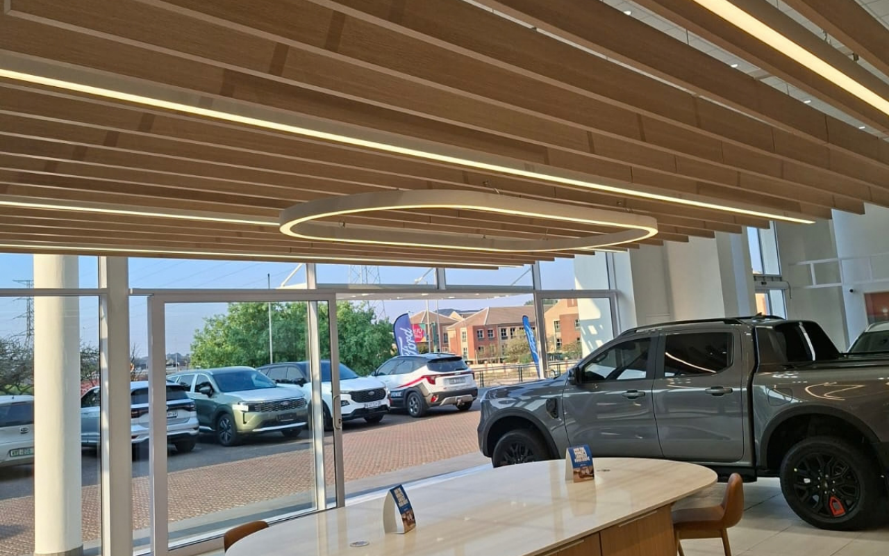 Reception desk in ARPA Allier Oak 4420R at BB Ford Menlyn Dealership