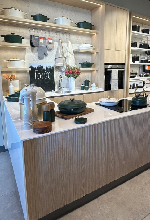 Le Creuset – Solid Surface Display Island